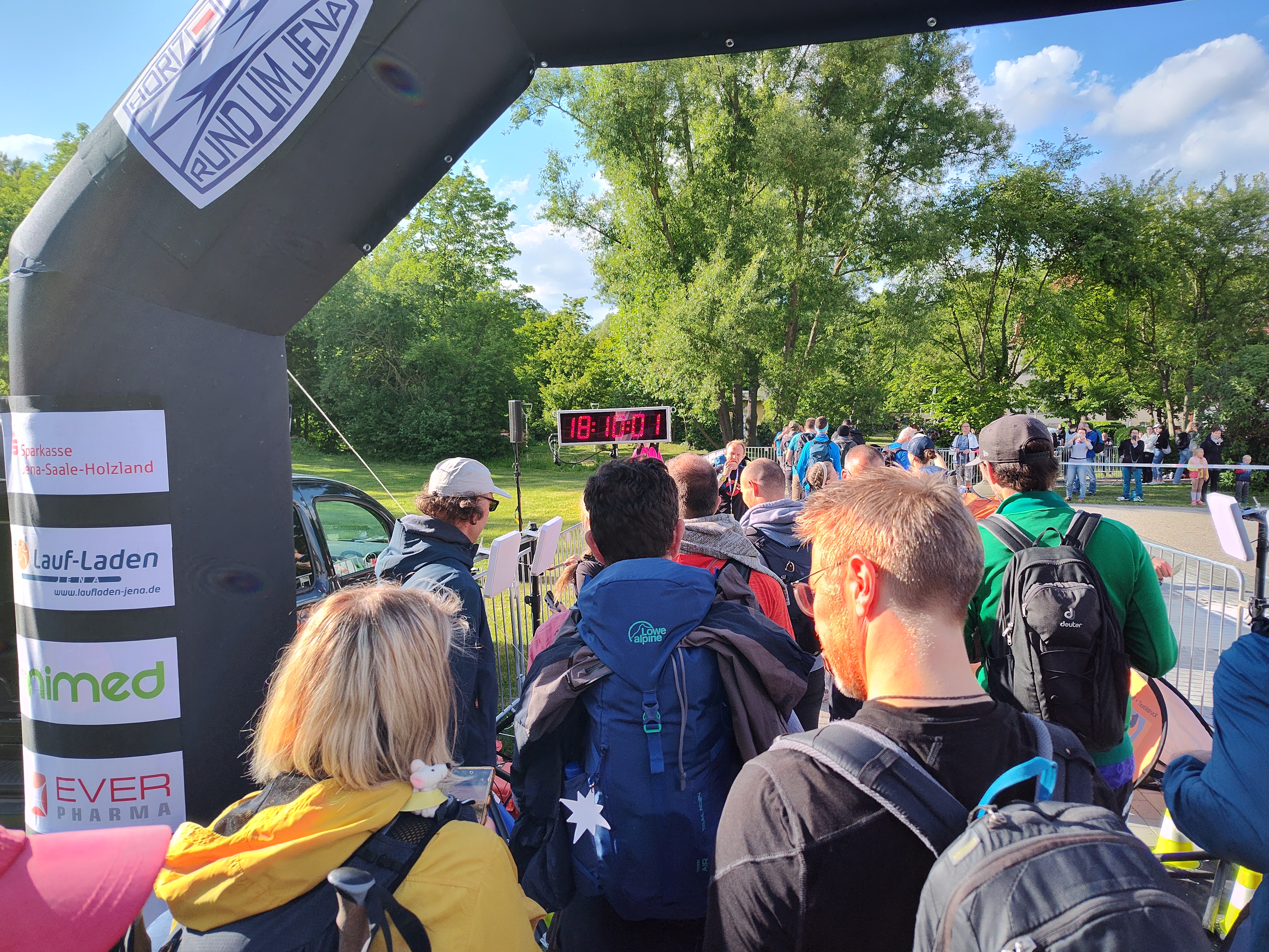18:00 Start